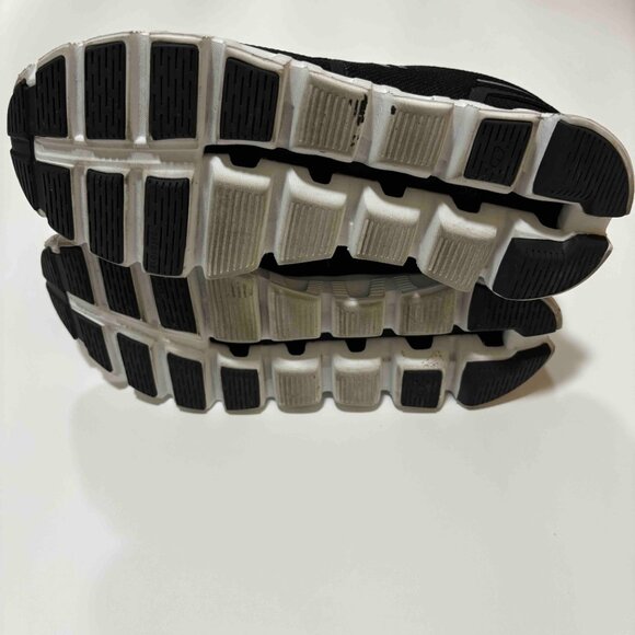ON CLOUD 5 SHOES - Women's - Black/White - Size 8 - Picture 10 of 12